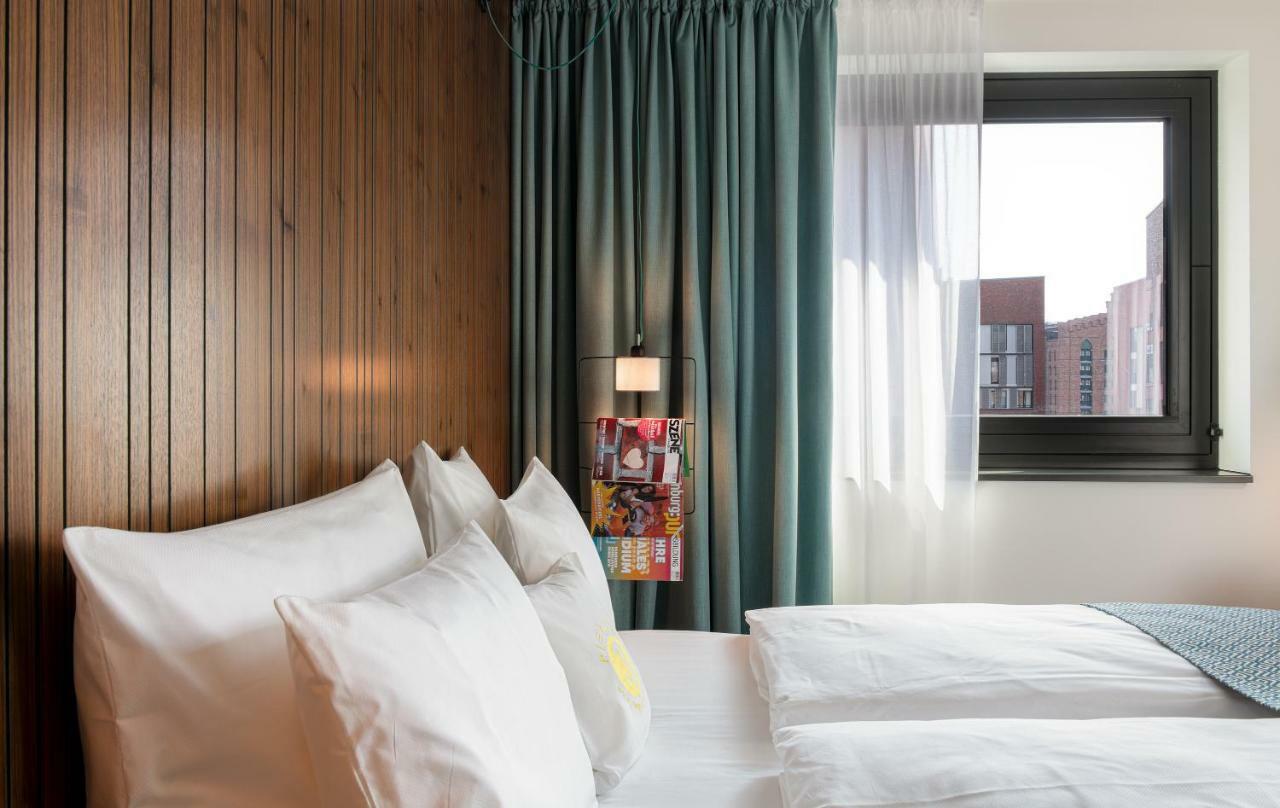 PIERDREI Hotel HafenCity Hamburg Exterior foto